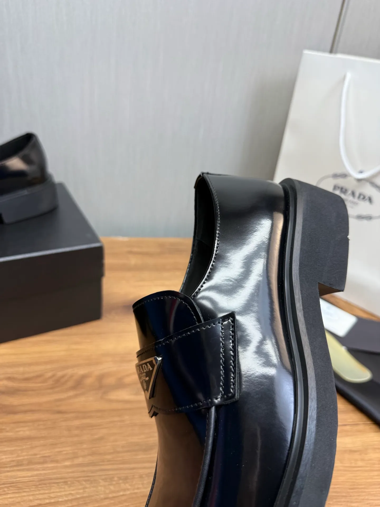 Men's shoes 💰840💰 [PRADA] New models synchronized with the official website, high-quality shipments ✔️Hot-sellers🔥 Original cowhide. Open edge beaded cowhide + cowhide lining, 1🆚1 replica, original lightweight foam outsole, 38-45 (men's 38.45 custom-made, non-refundable)